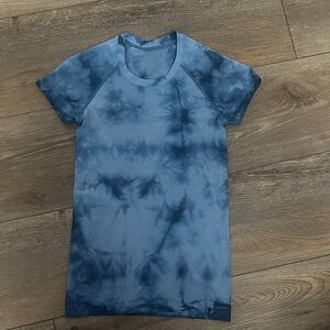 Lululemon Blue Tie-Dye Short Sleeve Tee